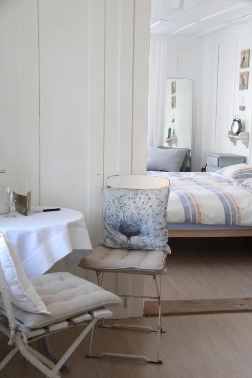 Bed And Breakfast Gantrisch Cottage Ferienzimmer Rueggisberg Room photo